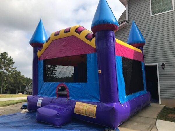 Dream Castle Bounce House (large)